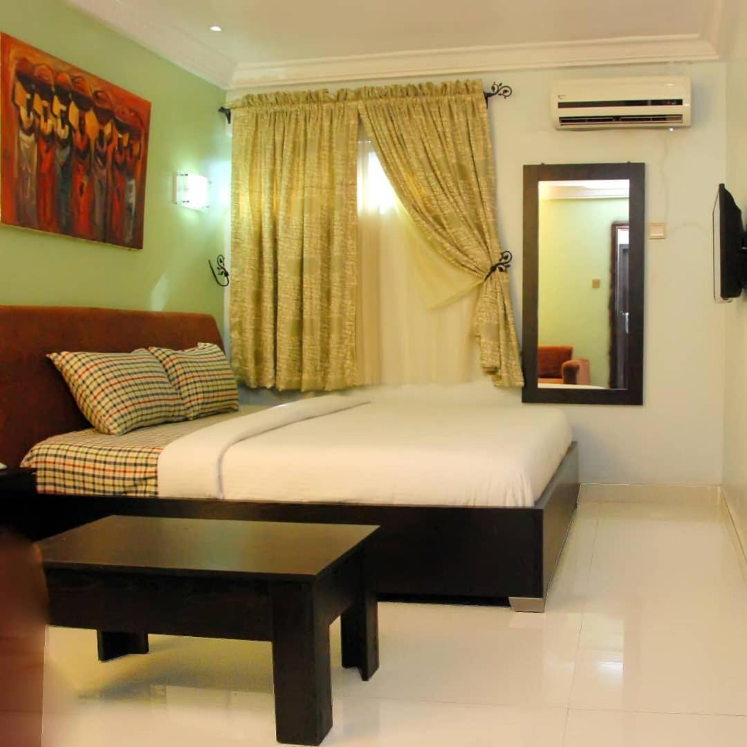 Ben Auto Hotel Lagos Dış mekan fotoğraf