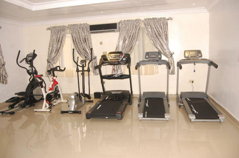 Ben Auto Hotel Lagos Dış mekan fotoğraf
