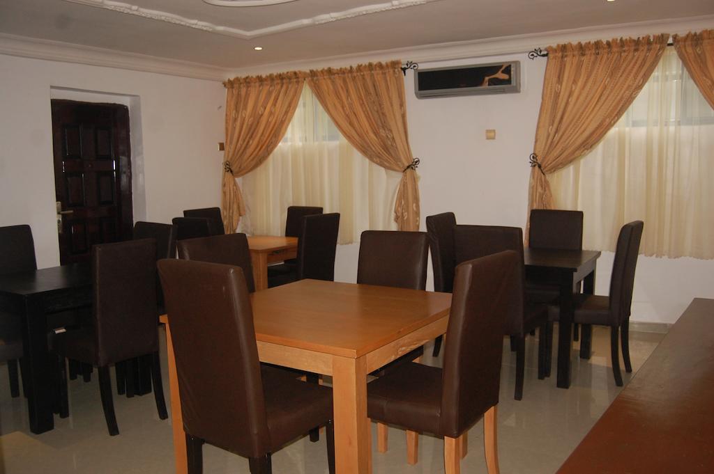 Ben Auto Hotel Lagos Dış mekan fotoğraf