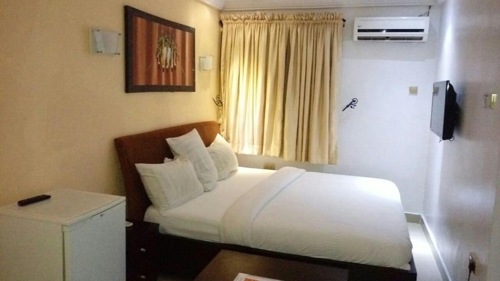 Ben Auto Hotel Lagos Dış mekan fotoğraf