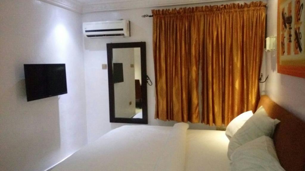 Ben Auto Hotel Lagos Dış mekan fotoğraf