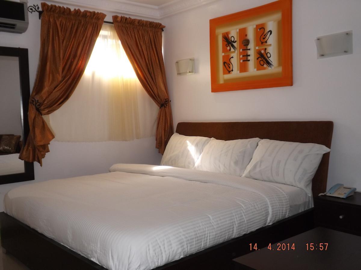 Ben Auto Hotel Lagos Oda fotoğraf