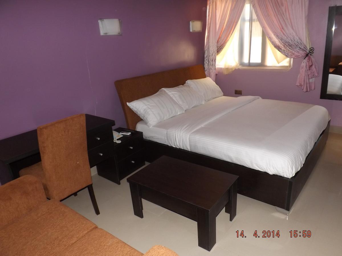 Ben Auto Hotel Lagos Oda fotoğraf