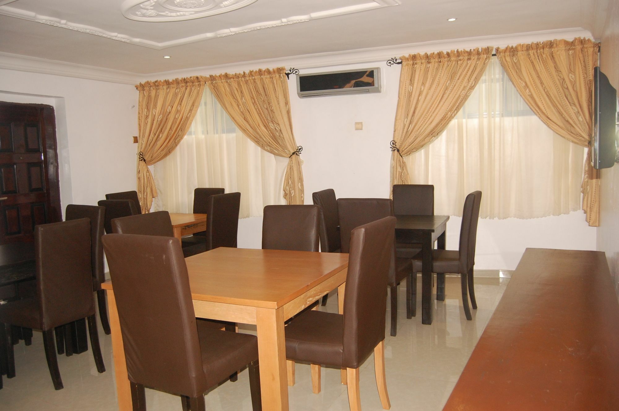 Ben Auto Hotel Lagos Dış mekan fotoğraf