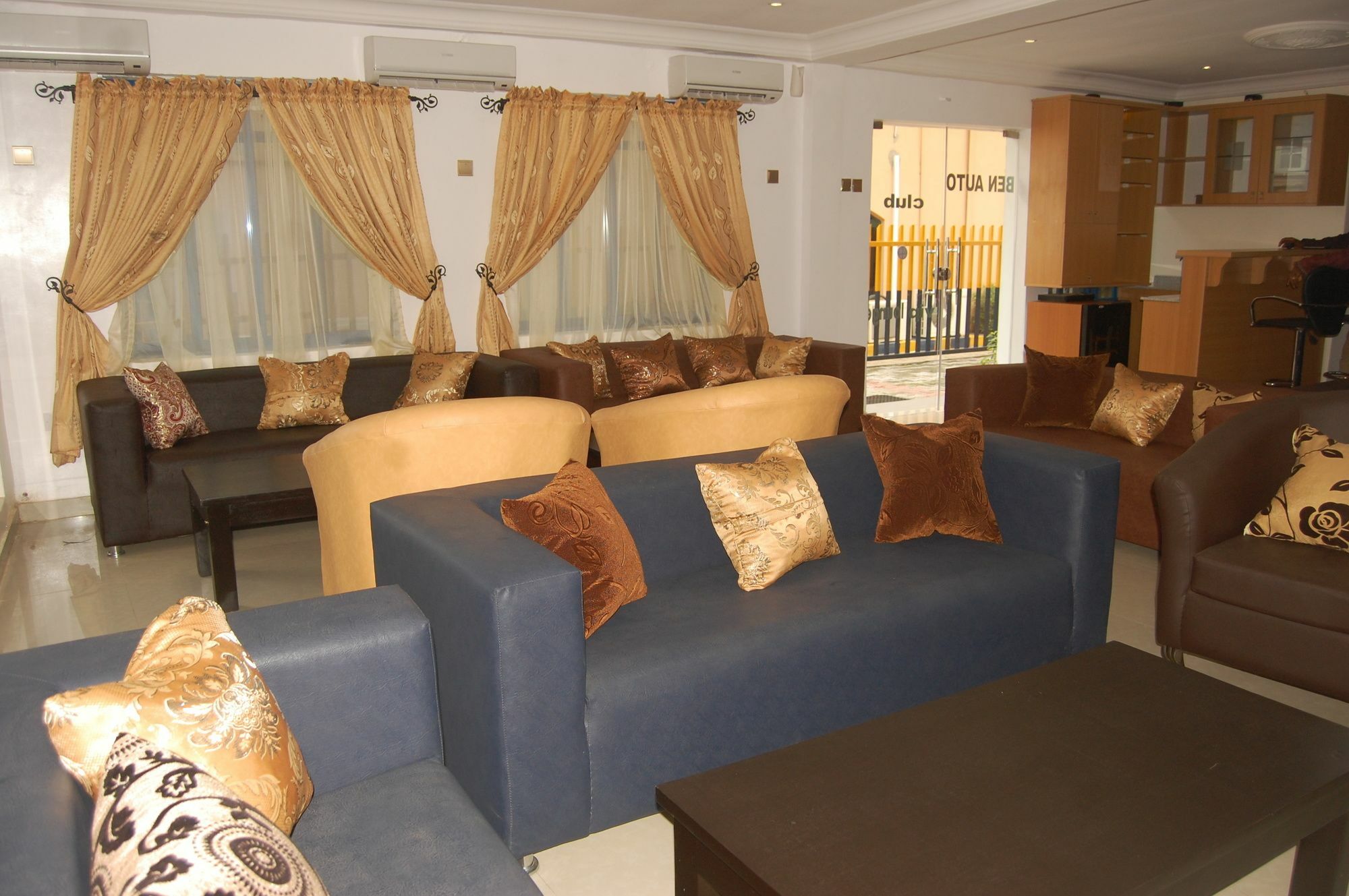 Ben Auto Hotel Lagos Dış mekan fotoğraf